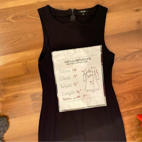 Elegant Black Sleeveless Dress - Picture 5 of 6